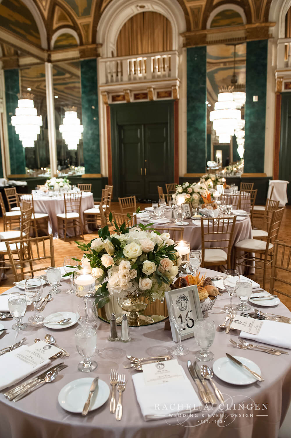 ivory-roses-centrepieces-toronto-wedding-flowers