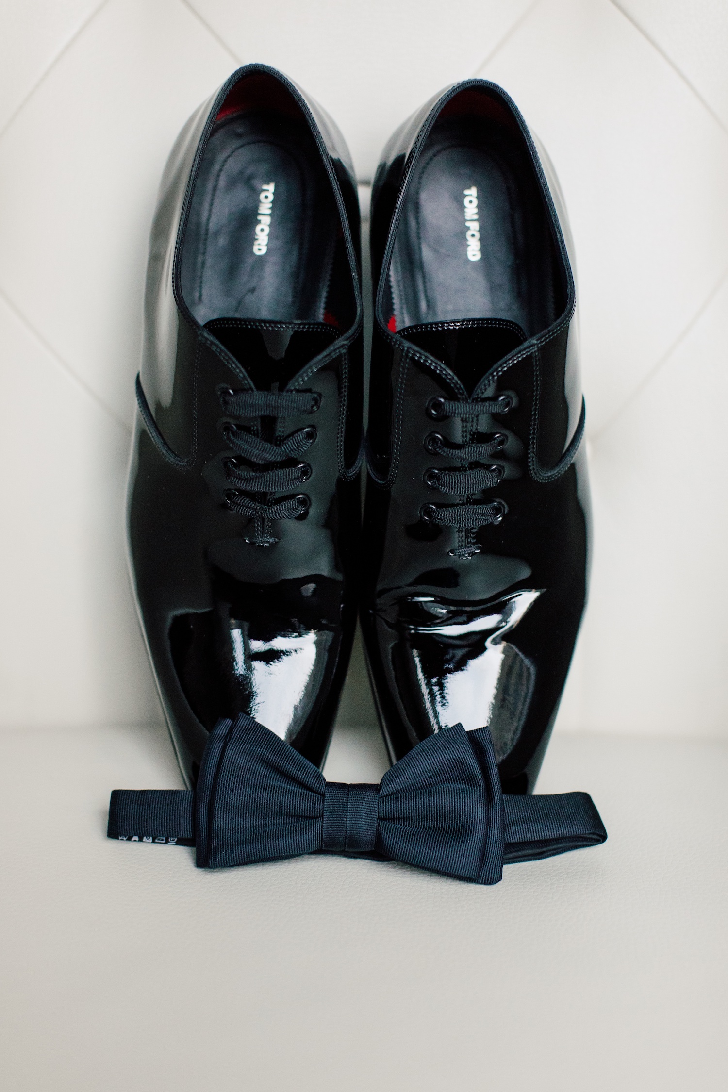 grooms details shoes
