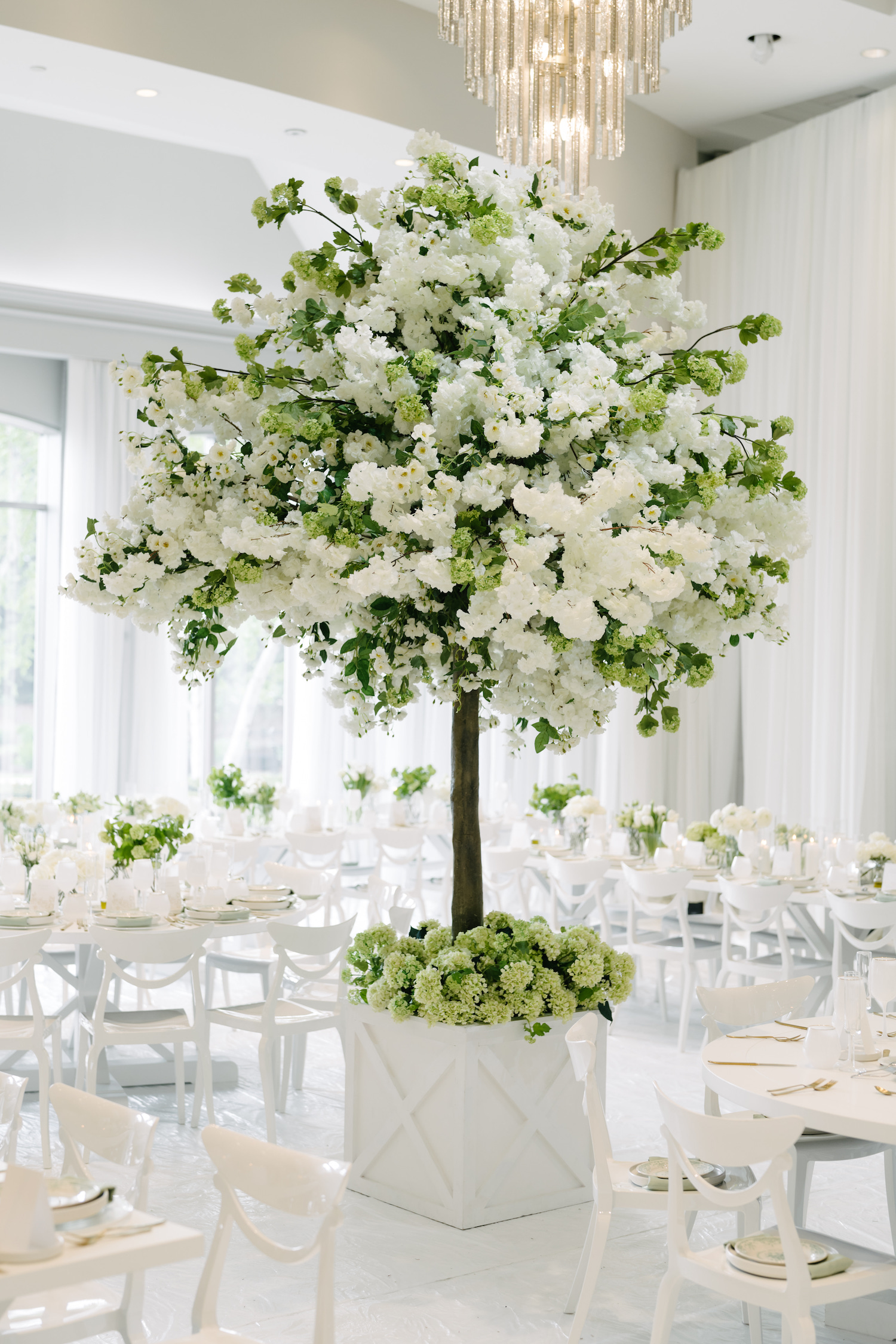 green white wedding trees decor