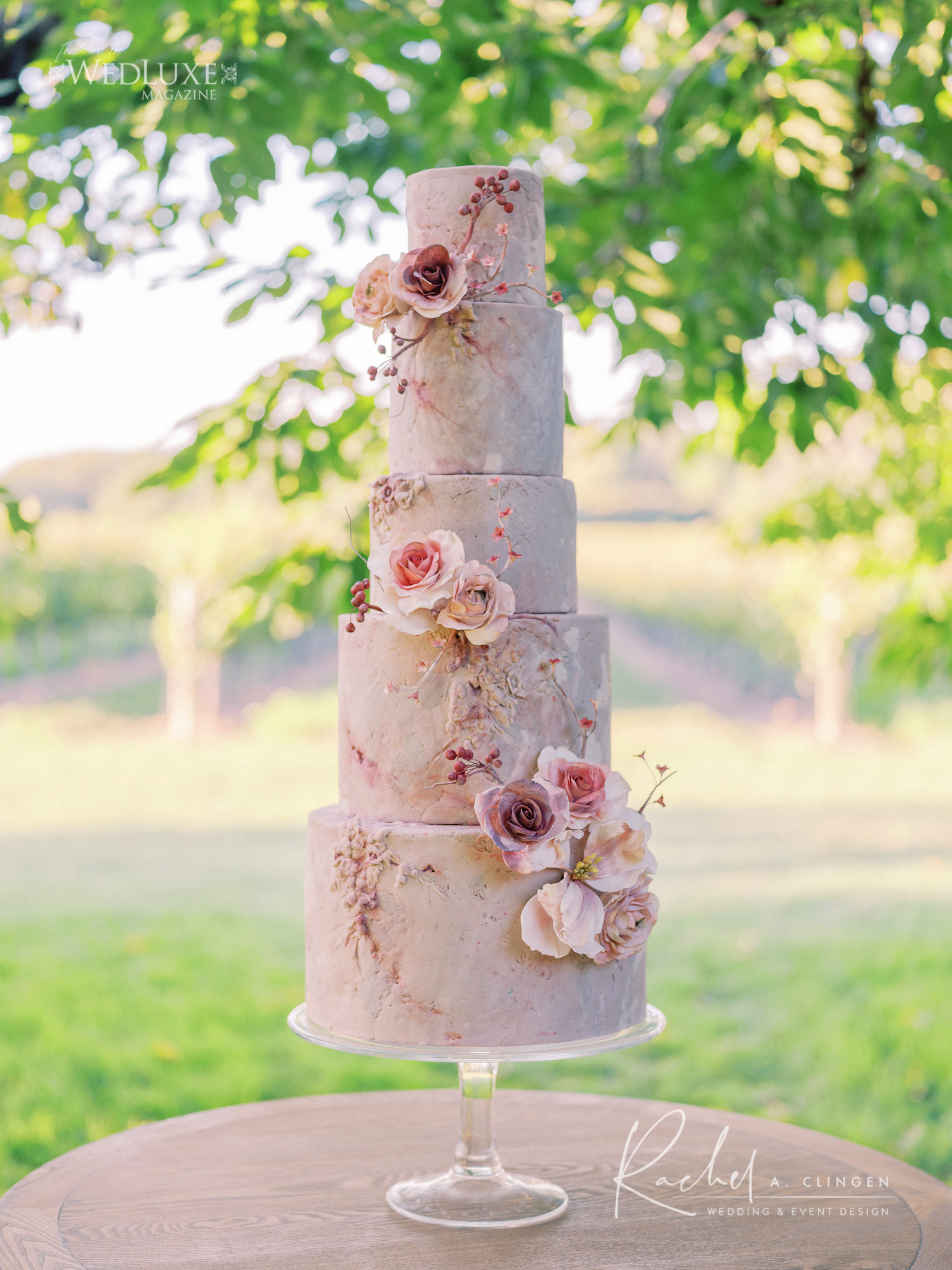 summer outdoor wedding cake
