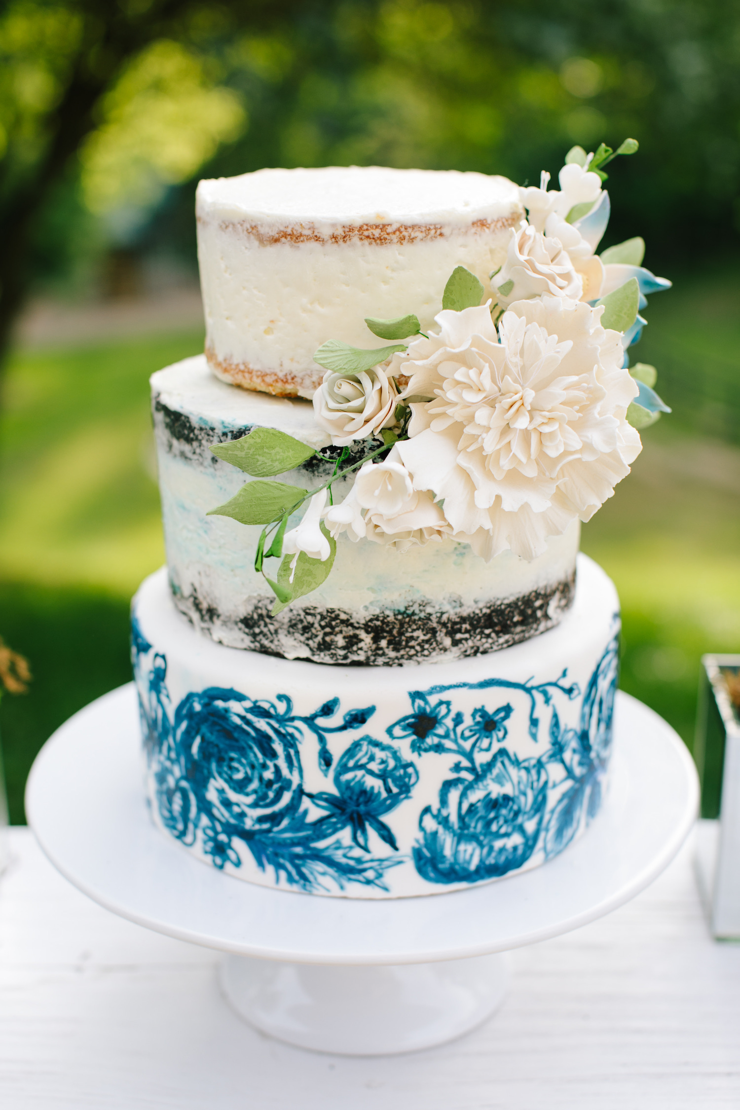 backyard wedding cake