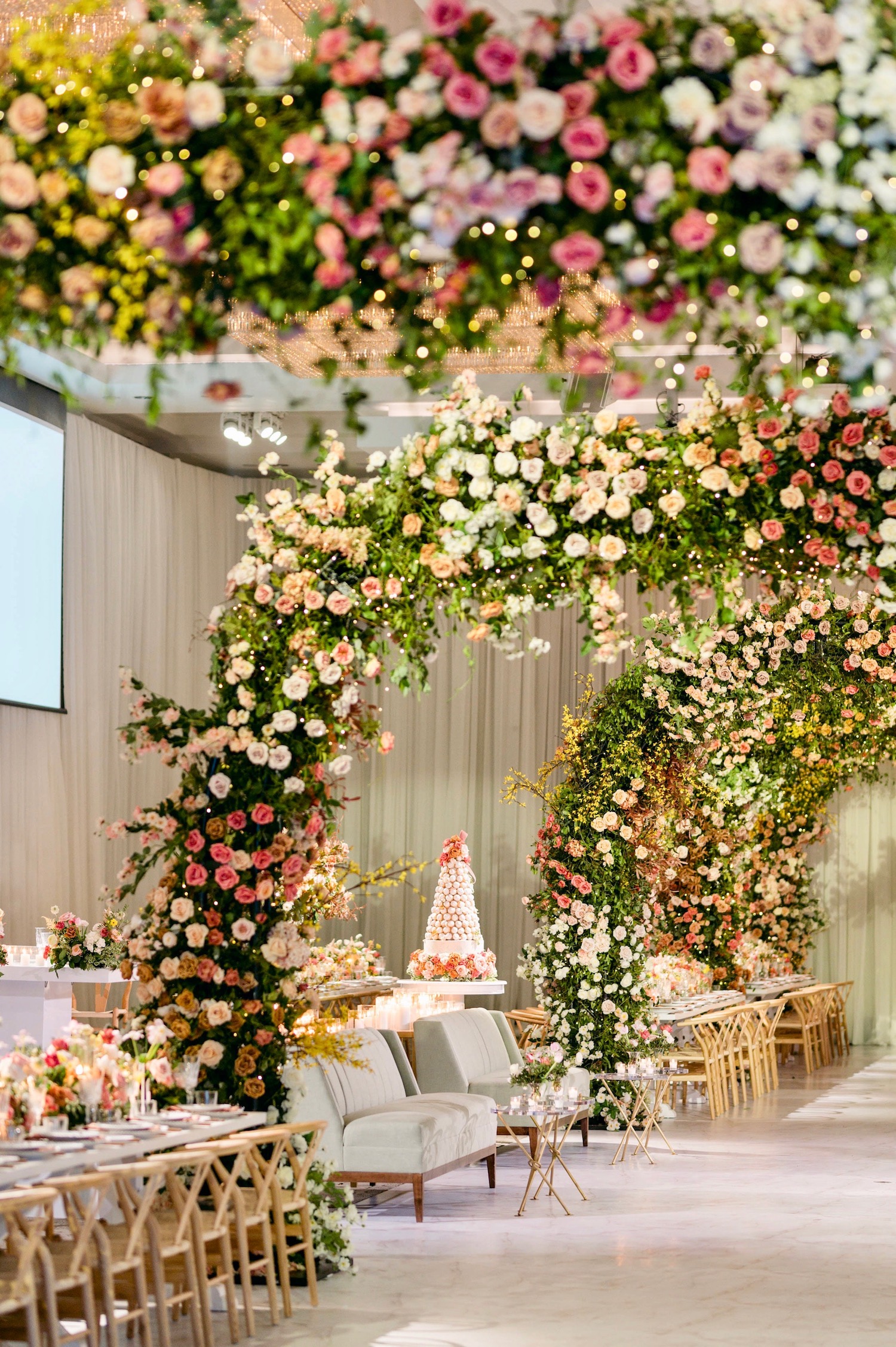 luxury wedding flowers decor canada