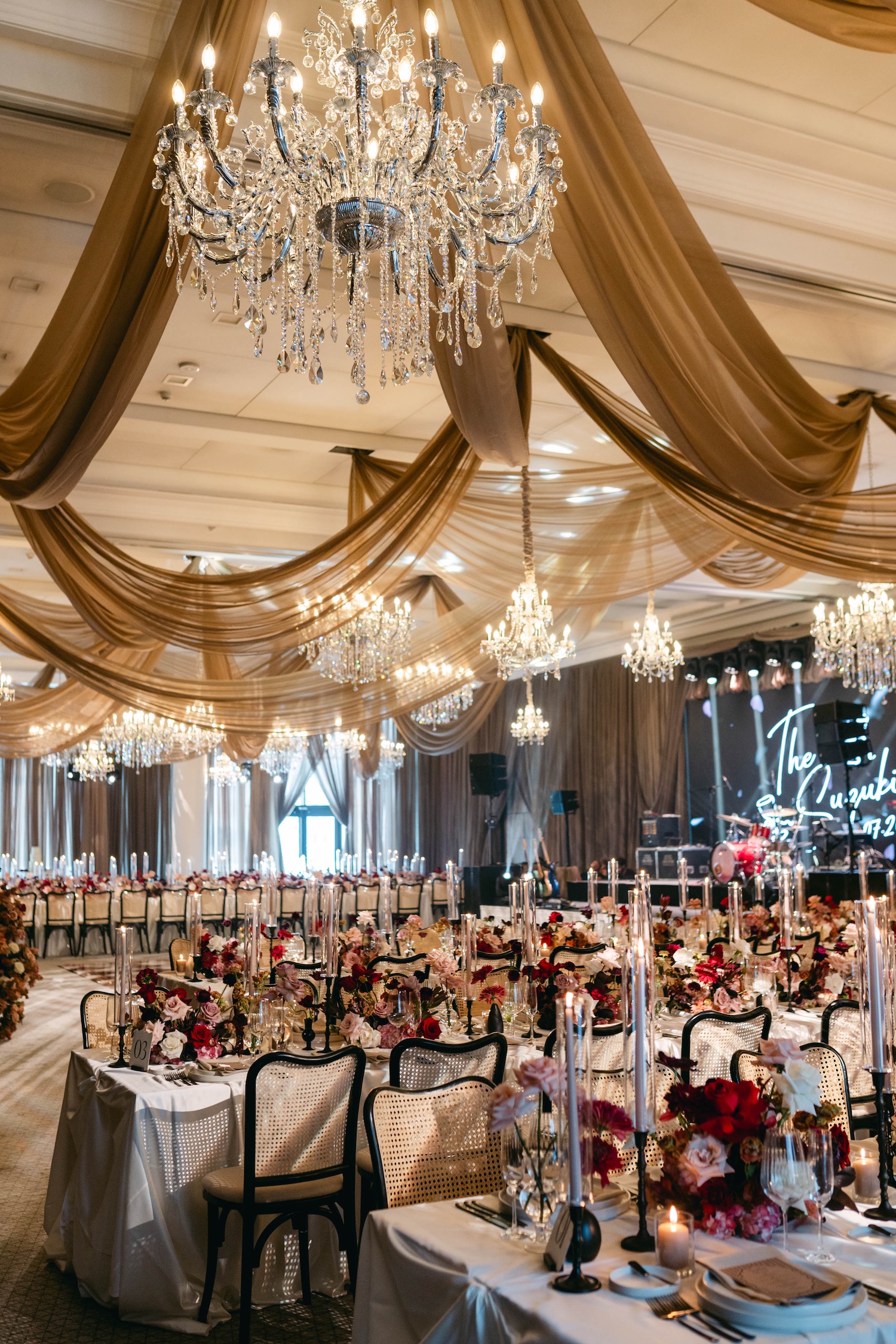 moody luxury wedding flowers